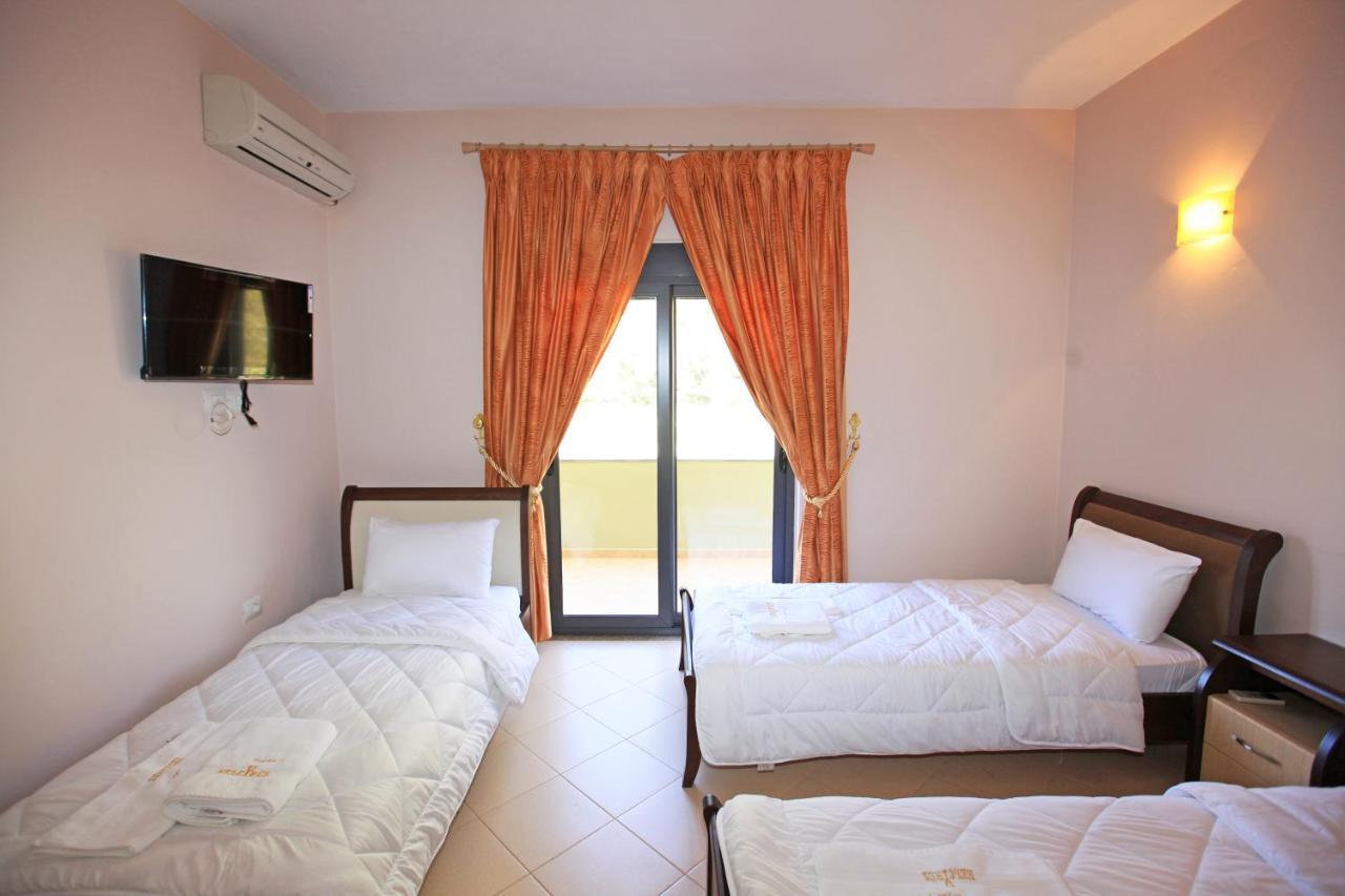 Hotel Gryka E Kelcyres Екстериор снимка