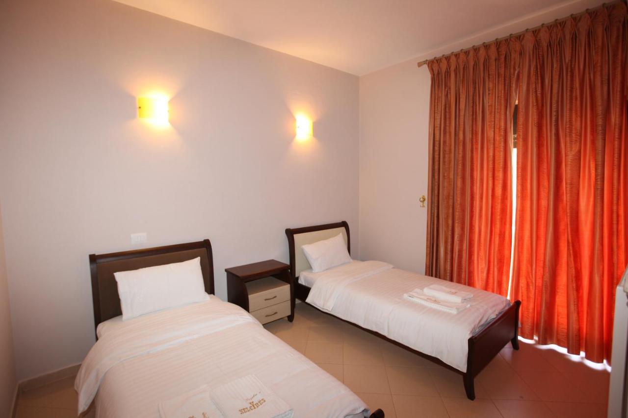 Hotel Gryka E Kelcyres Екстериор снимка