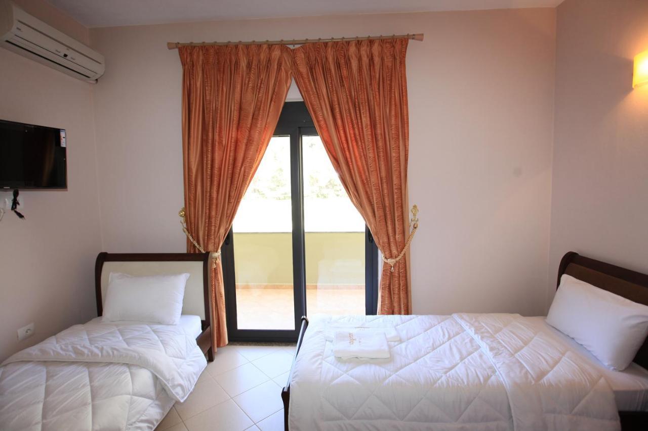 Hotel Gryka E Kelcyres Екстериор снимка