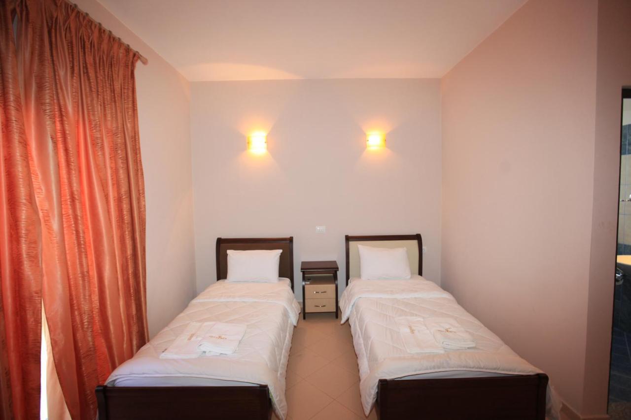 Hotel Gryka E Kelcyres Екстериор снимка