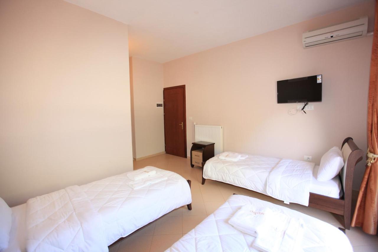 Hotel Gryka E Kelcyres Екстериор снимка