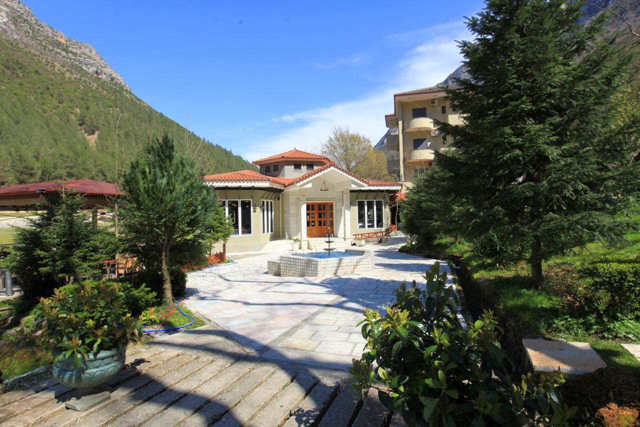 Hotel Gryka E Kelcyres Екстериор снимка
