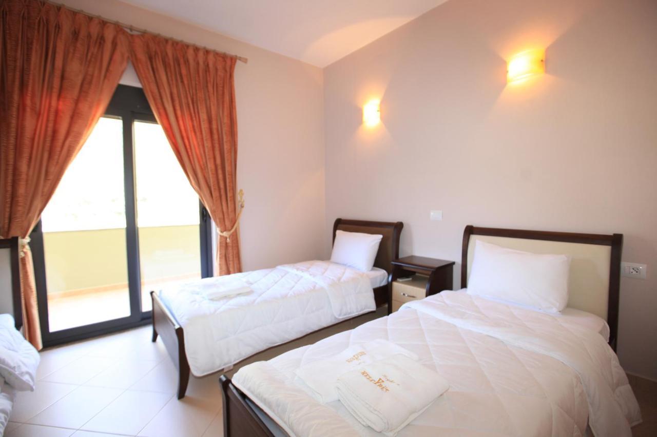 Hotel Gryka E Kelcyres Екстериор снимка