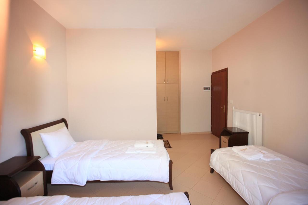 Hotel Gryka E Kelcyres Екстериор снимка